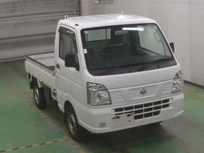 Nissan NT100 Clipper