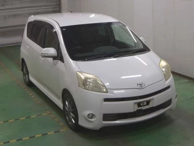 Toyota PASSO SETTE  с аукциона в Японии