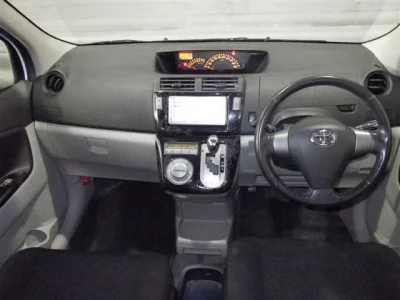 Toyota PASSO SETTE  с аукциона в Японии
