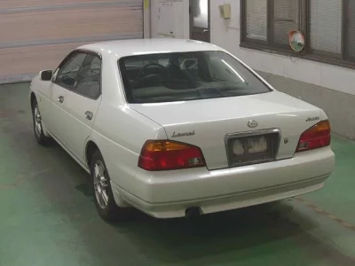 Nissan LAUREL