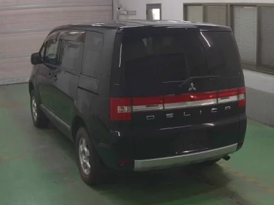 Mitsubishi DELICA D5