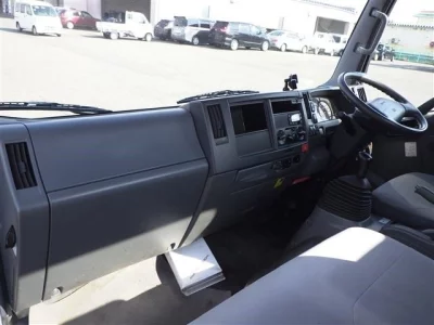 Mazda TITAN  с аукциона в Японии