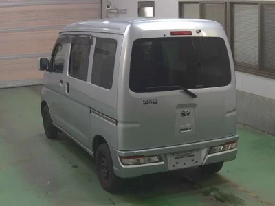 Toyota Pixis Van