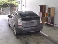 Toyota Prius лот № 1044 оценка 3  с аукциона в Японии 1