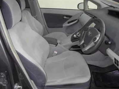 Toyota Prius  с аукциона в Японии