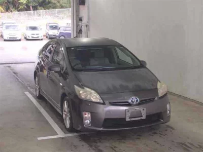 Toyota Prius  с аукциона в Японии