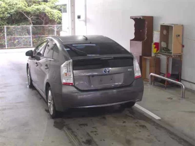 Toyota Prius  с аукциона в Японии