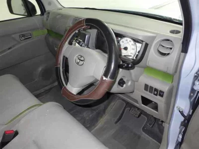 Toyota PIXIS SPACE  с аукциона в Японии