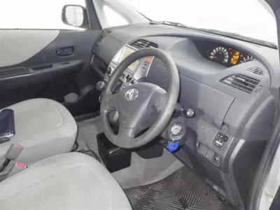 Toyota RACTIS  с аукциона в Японии