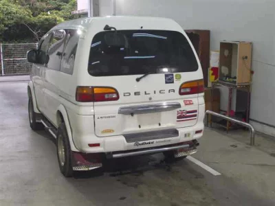 Mitsubishi DELICA