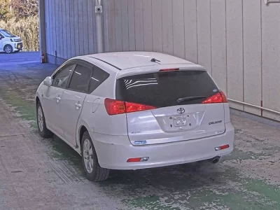 Toyota CALDINA  с аукциона в Японии