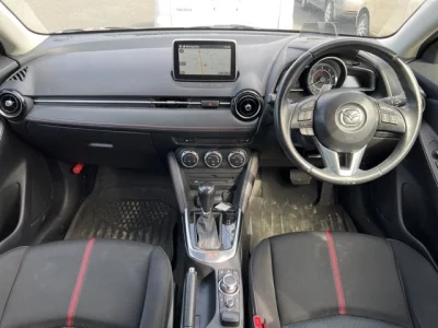 Mazda DEMIO  с аукциона в Японии