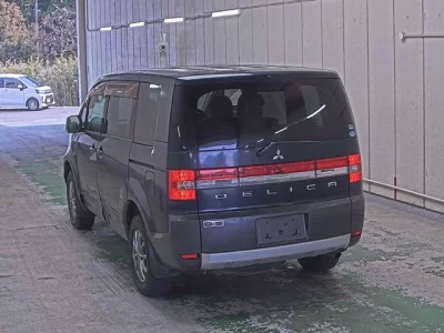 Mitsubishi DELICA D5  с аукциона в Японии