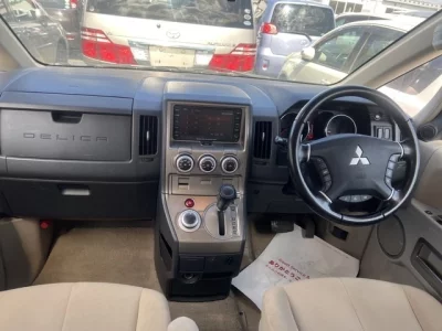 Mitsubishi DELICA D5  с аукциона в Японии