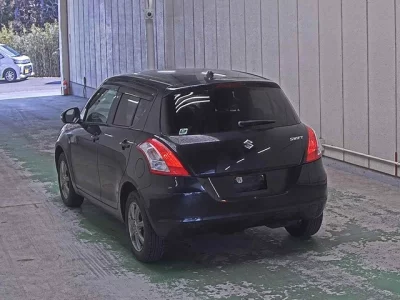 Suzuki SWIFT  с аукциона в Японии