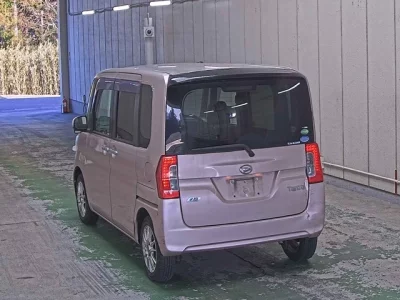 Daihatsu TANTO  с аукциона в Японии