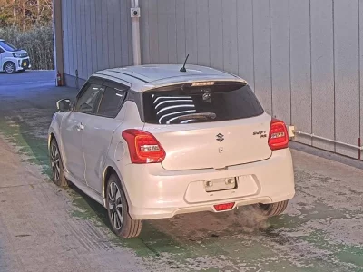 Suzuki SWIFT  с аукциона в Японии