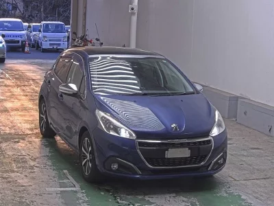 Peugeot 208  с аукциона в Японии
