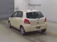 Toyota VITZ лот № 8547 оценка 3.5  с аукциона в Японии 1