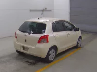 Toyota VITZ лот № 8547 оценка 3.5  с аукциона в Японии 3