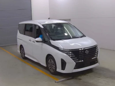 Nissan SERENA  с аукциона в Японии