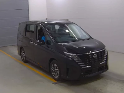 Nissan SERENA  с аукциона в Японии