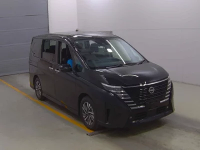 Nissan SERENA  с аукциона в Японии