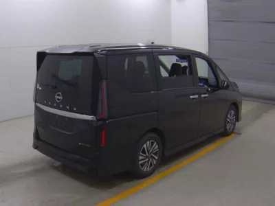 Nissan SERENA  с аукциона в Японии