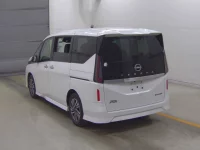 Nissan SERENA лот № 39 оценка 4  с аукциона в Японии 1