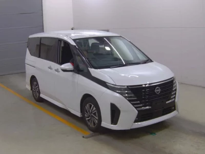 Nissan SERENA  с аукциона в Японии