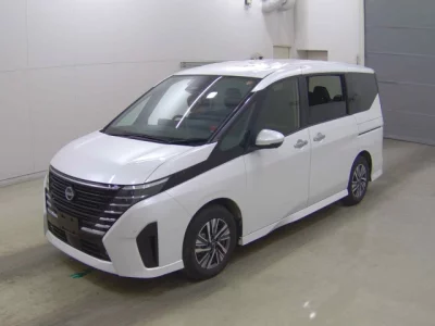Nissan SERENA  с аукциона в Японии