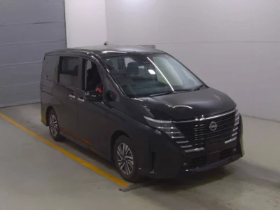 Nissan SERENA  с аукциона в Японии