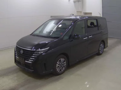 Nissan SERENA  с аукциона в Японии