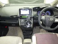 Toyota WISH лот № 3074 оценка R  с аукциона в Японии 2