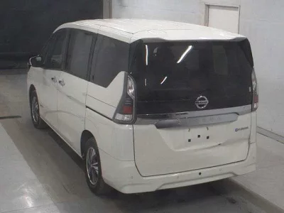 Nissan SERENA  с аукциона в Японии