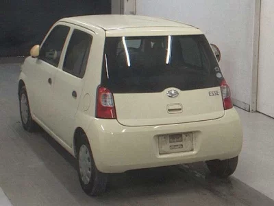 Daihatsu Esse