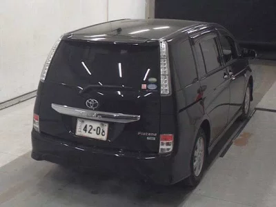 Toyota ISIS