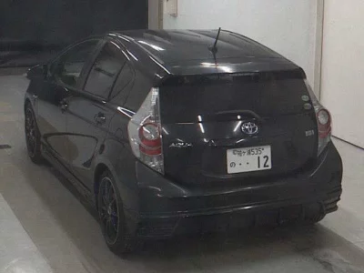 Toyota AQUA  с аукциона в Японии