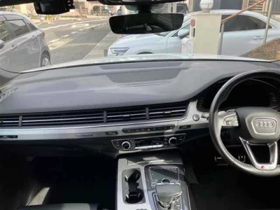 Audi Q7  с аукциона в Японии