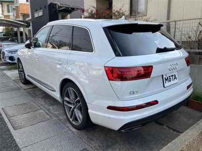 Audi Q7  с аукциона в Японии