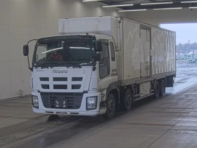 Isuzu Giga