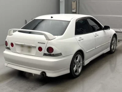 Toyota ALTEZZA  с аукциона в Японии