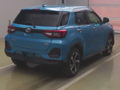 Toyota RAIZE  с аукциона в Японии