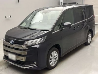 Toyota NOAH  с аукциона в Японии