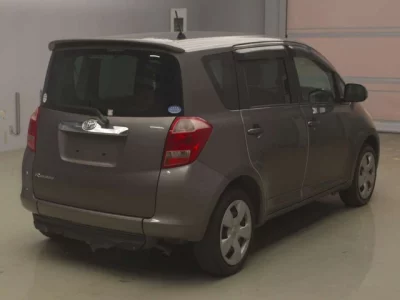 Toyota RACTIS  с аукциона в Японии