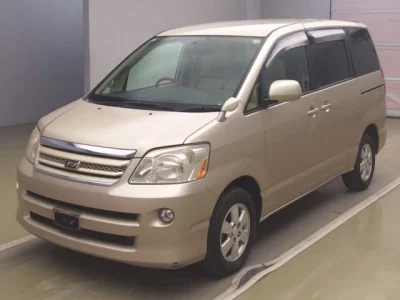Toyota NOAH  с аукциона в Японии