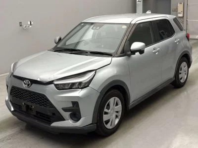 Toyota RAIZE  с аукциона в Японии