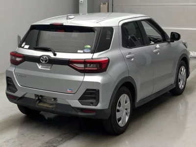 Toyota RAIZE  с аукциона в Японии