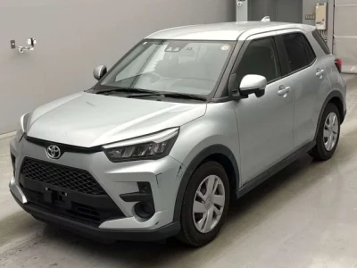 Toyota RAIZE  с аукциона в Японии