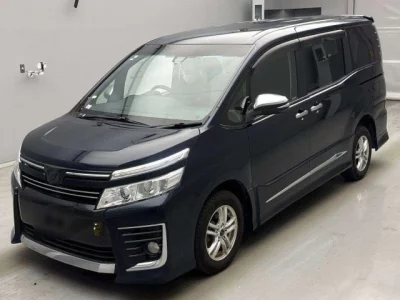 Toyota VOXY  с аукциона в Японии